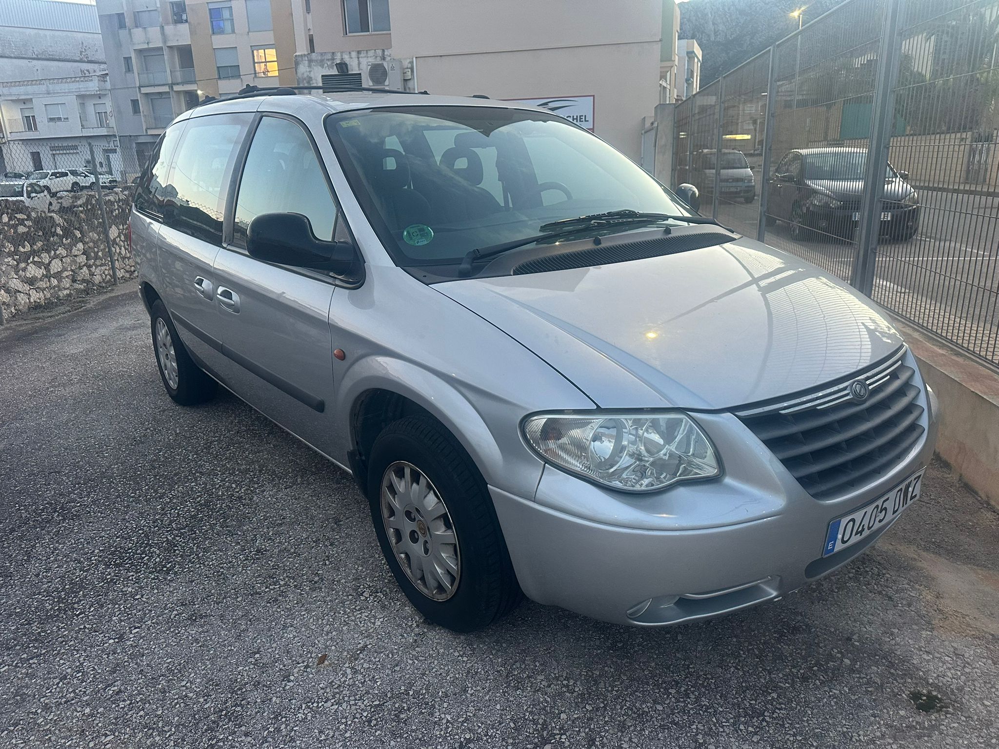 CHRYSLER VOYAGER